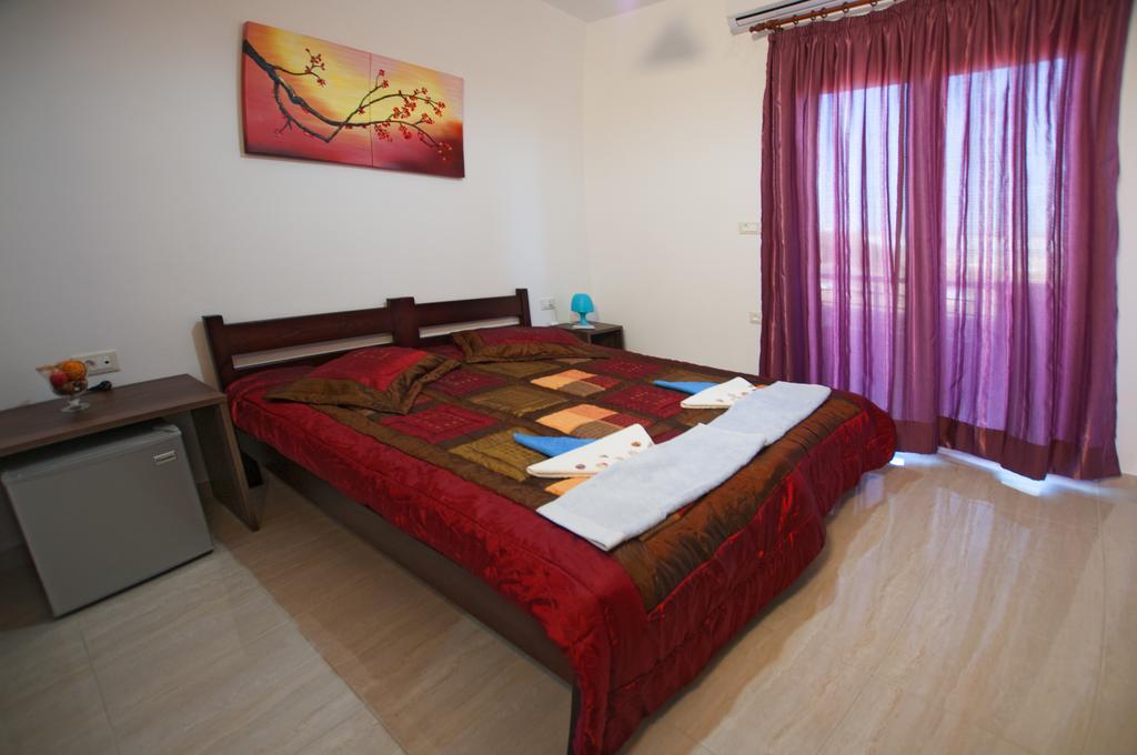 Elpidis Villa Kokkinos Pirgos Exterior photo