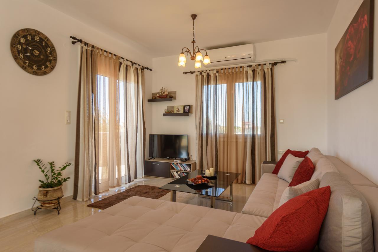 Elpidis Villa Kokkinos Pirgos Exterior photo