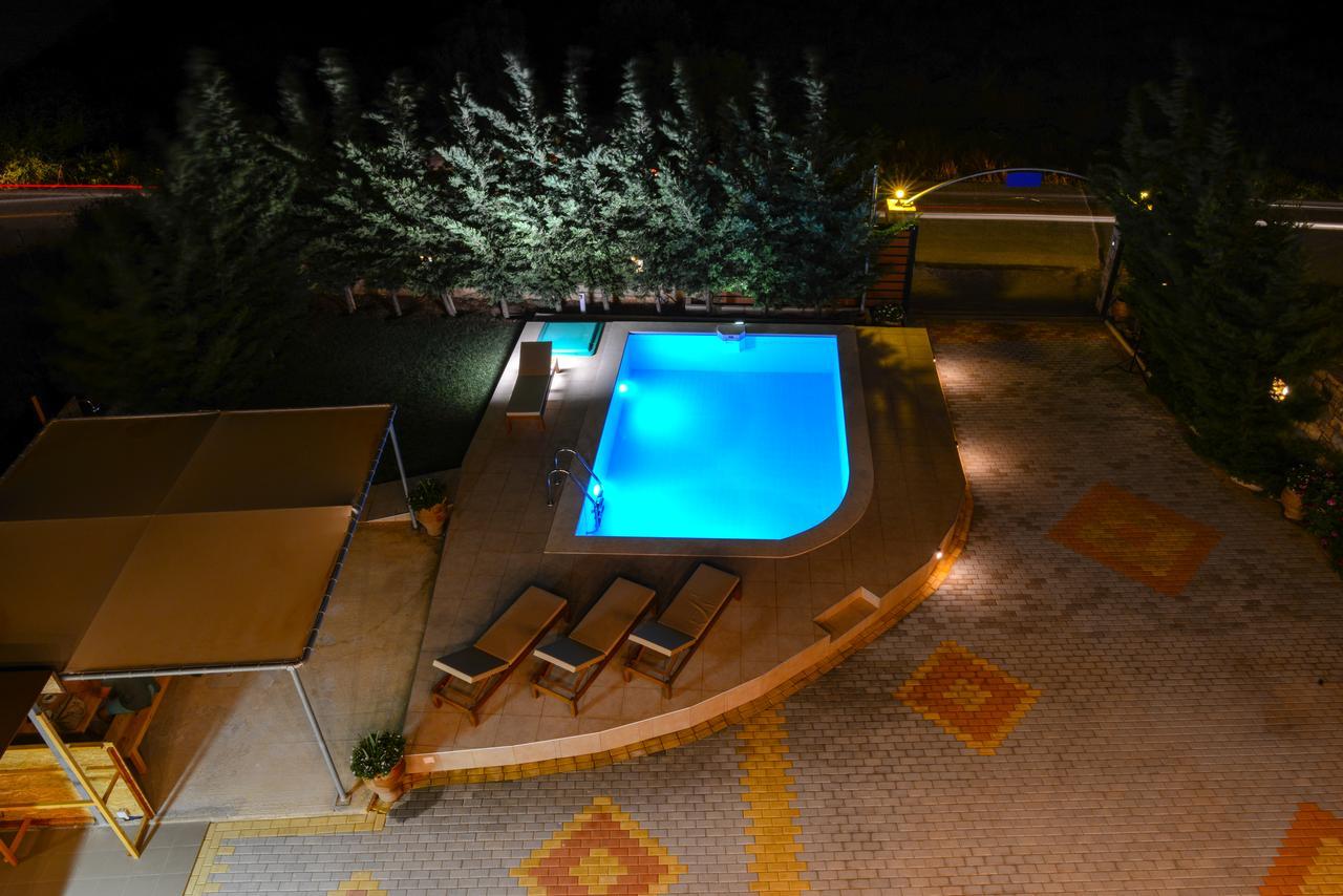 Elpidis Villa Kokkinos Pirgos Exterior photo